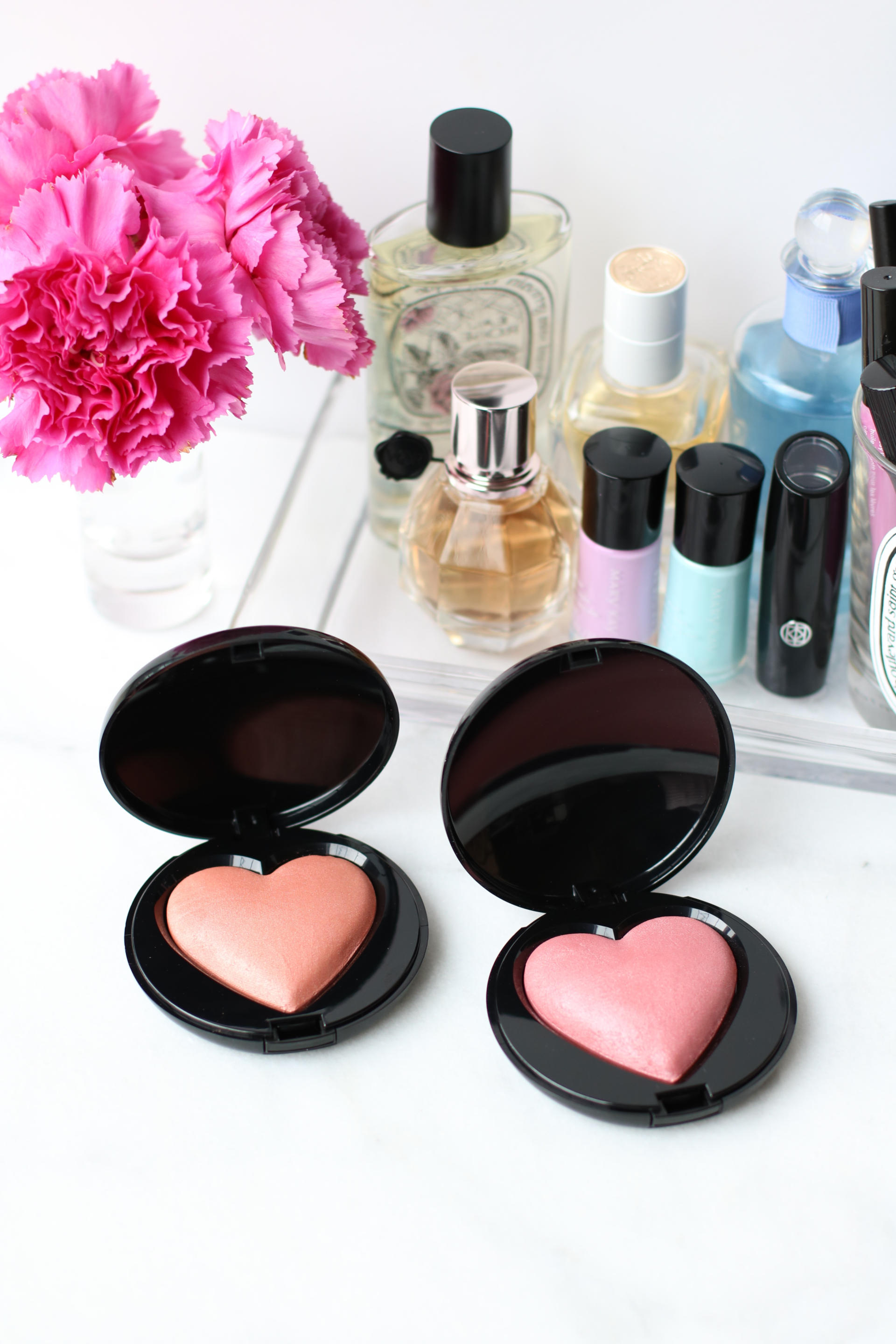 Mary Kay's collection of summer makeup is so pretty and cute - you gotta try them NOW!